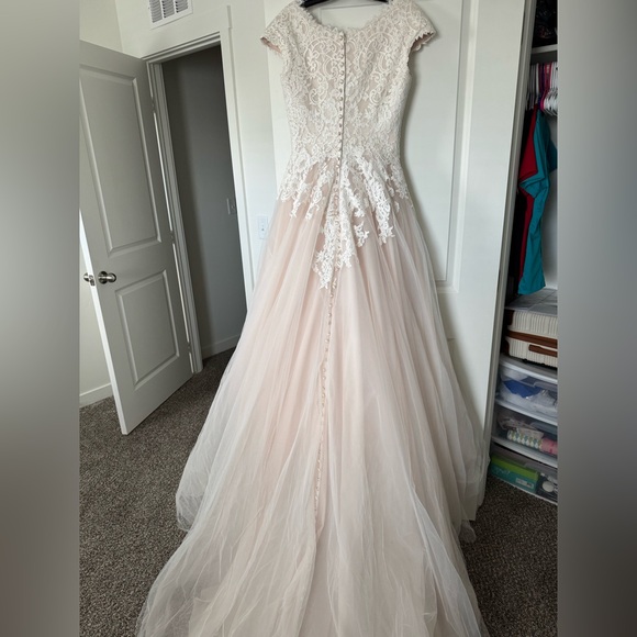 Allure Bridal Dakota size 8 - Picture 2 of 7